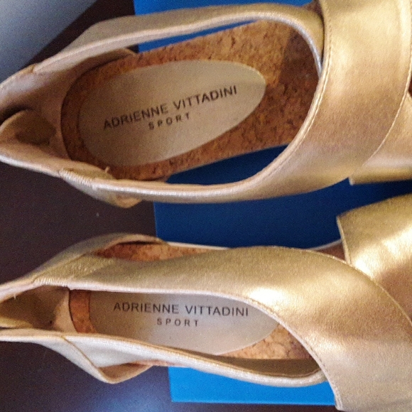 Adrienne Vittadini Gold Sandals - Picture 5 of 9